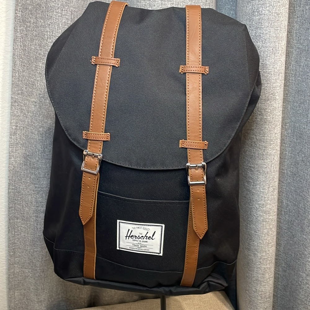 Herschel NWOT Retreat Backpack - Picture 3 of 7
